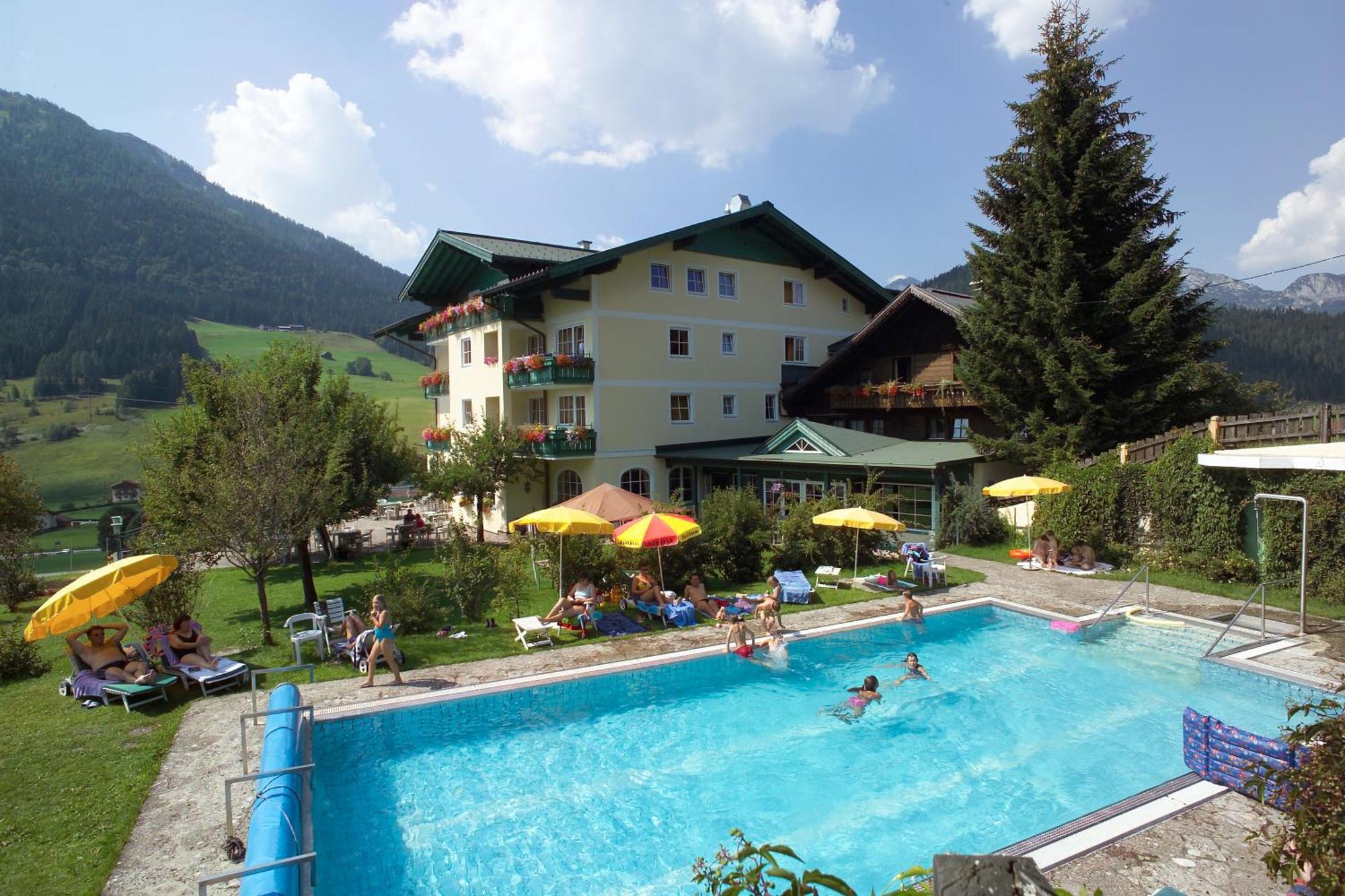 Wohlfuehlresort Und Feriengut Martinerhof Sankt Martin am Tennengebirge Eksteriør billede