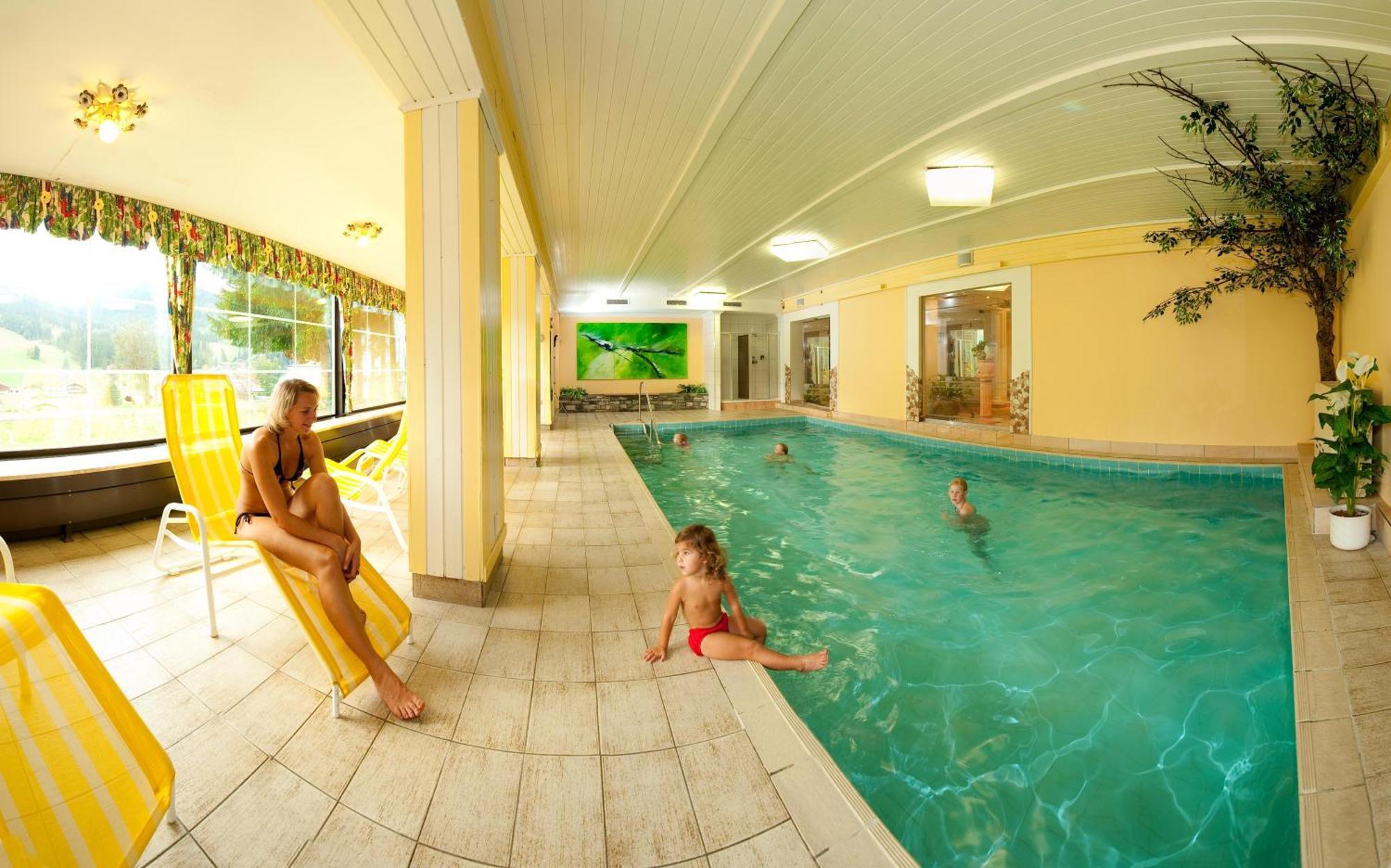 Wohlfuehlresort Und Feriengut Martinerhof Sankt Martin am Tennengebirge Eksteriør billede