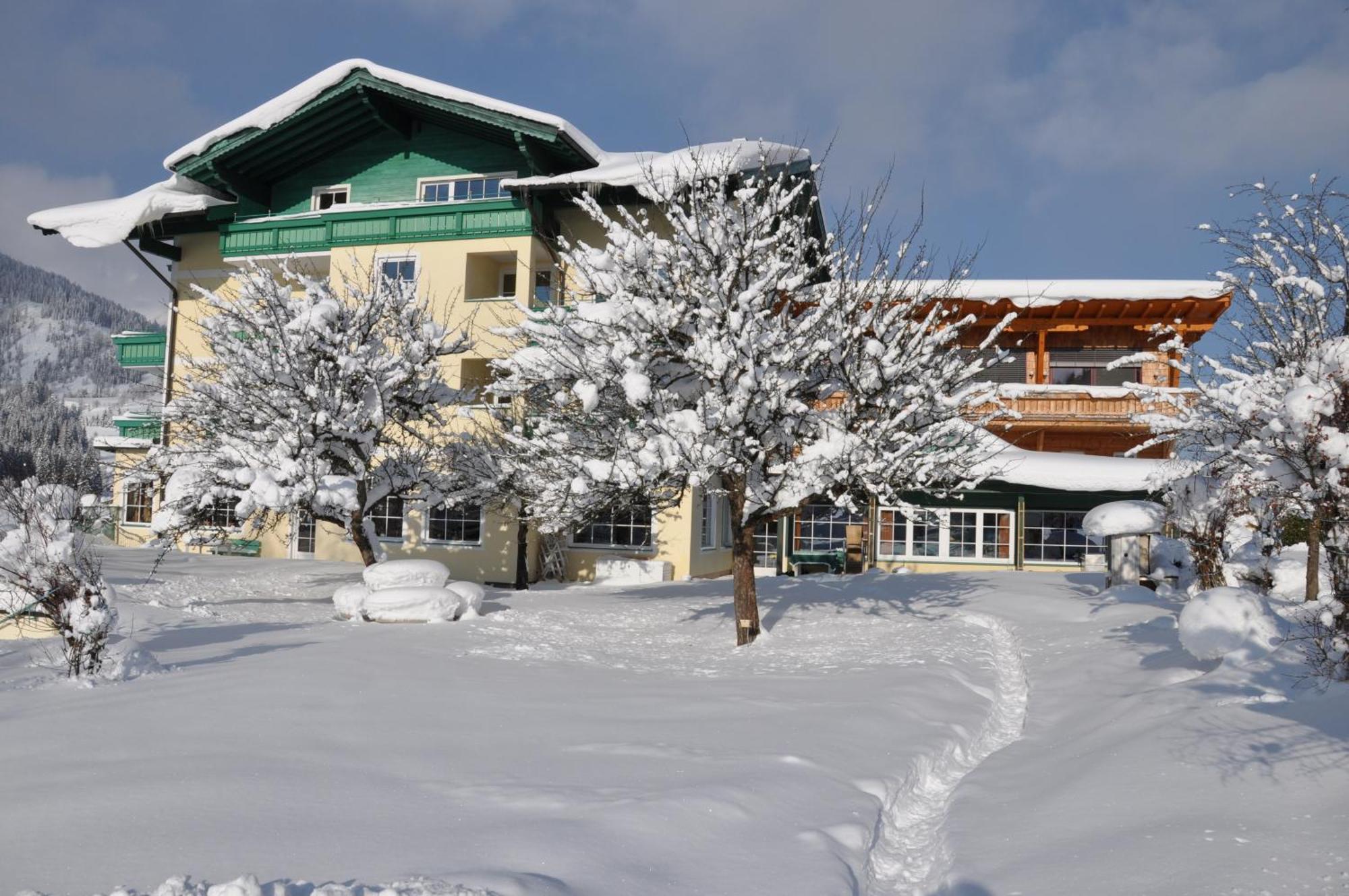 Wohlfuehlresort Und Feriengut Martinerhof Sankt Martin am Tennengebirge Eksteriør billede