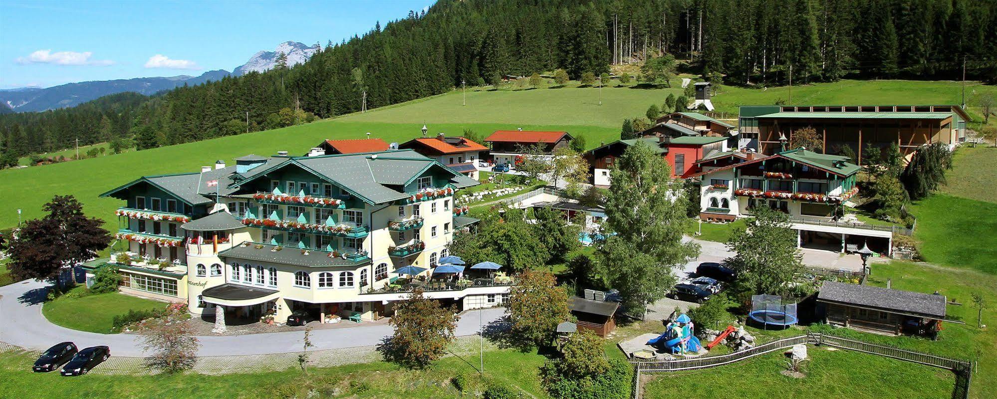 Wohlfuehlresort Und Feriengut Martinerhof Sankt Martin am Tennengebirge Eksteriør billede