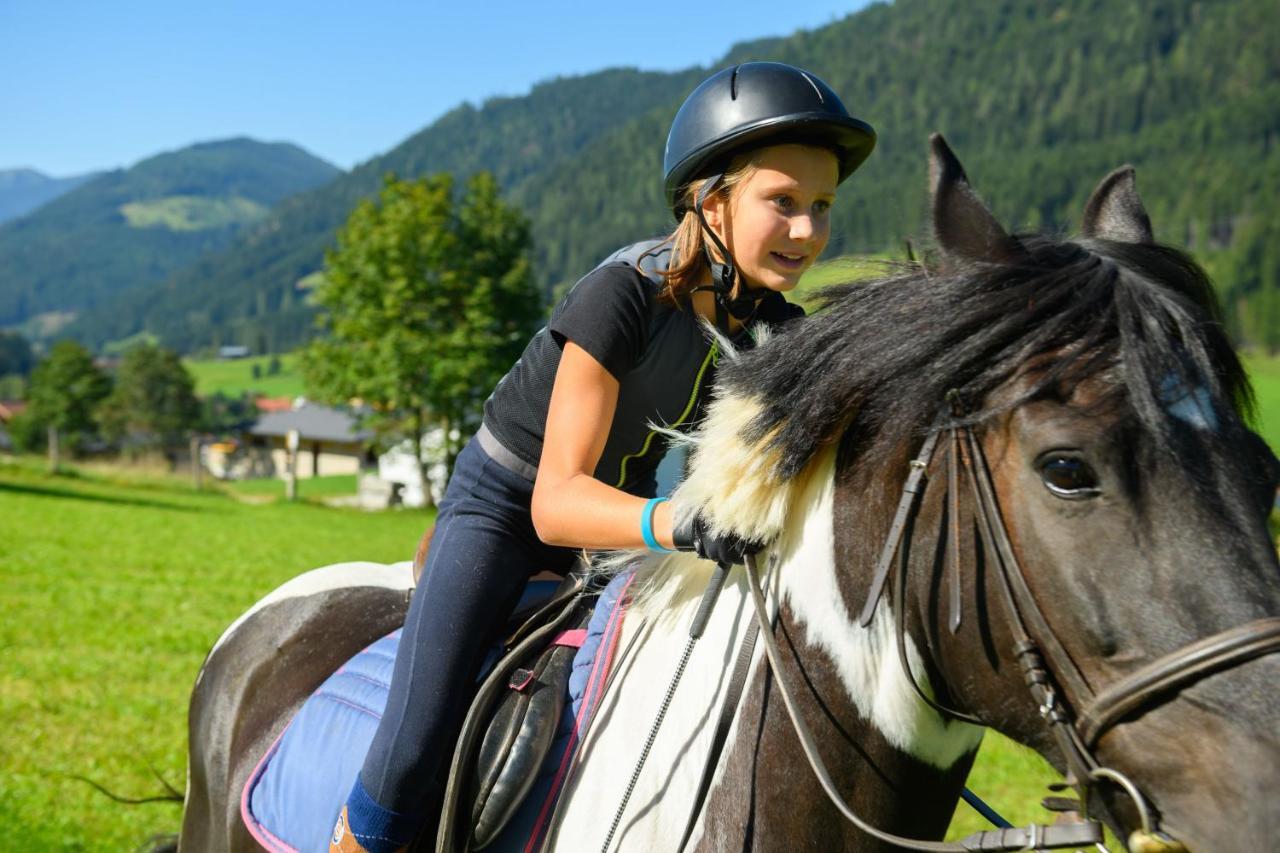 Wohlfuehlresort Und Feriengut Martinerhof Sankt Martin am Tennengebirge Eksteriør billede