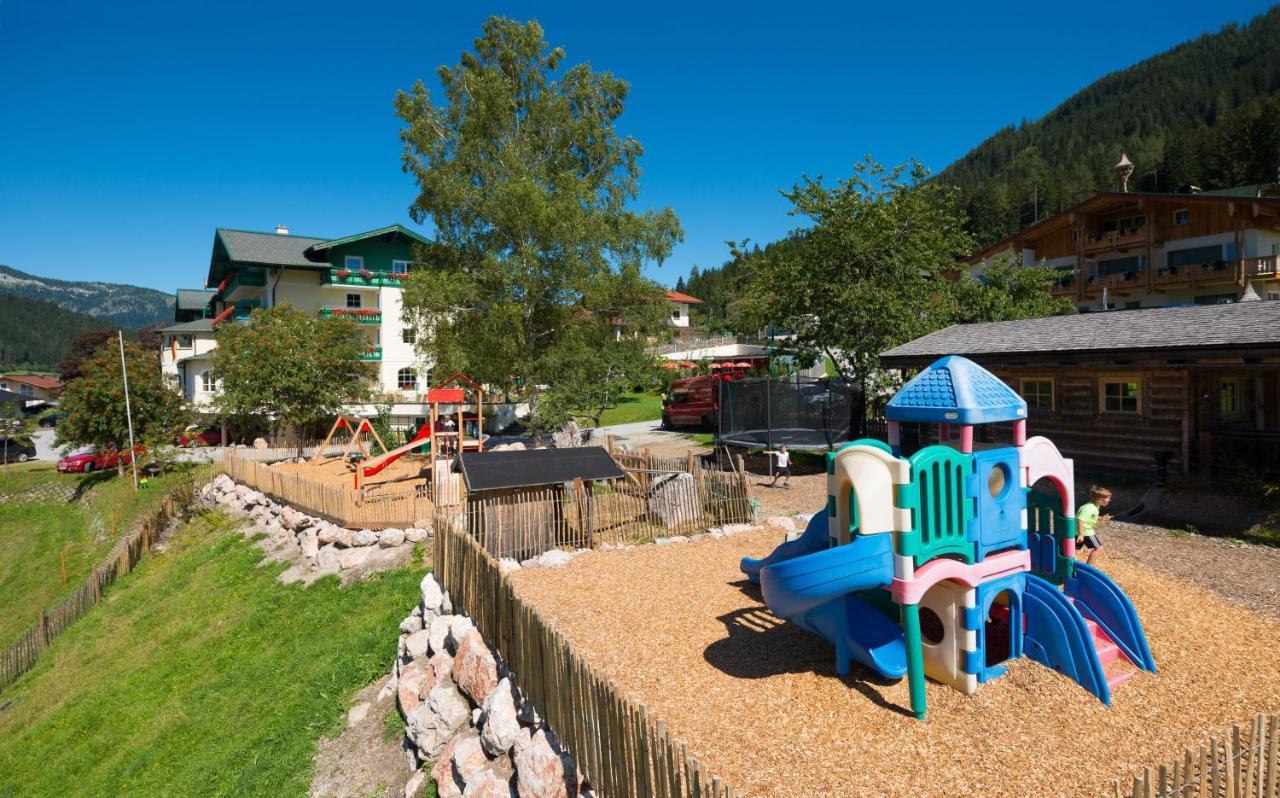 Wohlfuehlresort Und Feriengut Martinerhof Sankt Martin am Tennengebirge Eksteriør billede