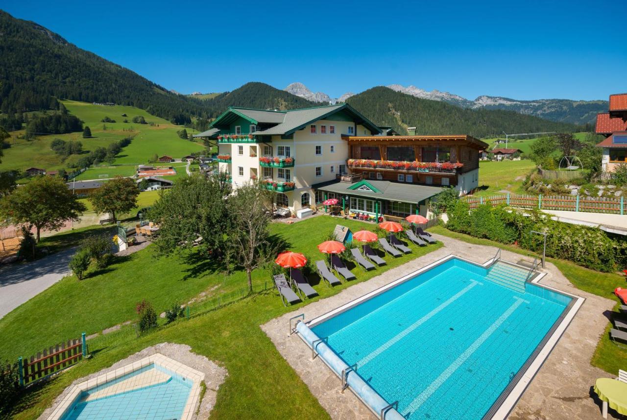 Wohlfuehlresort Und Feriengut Martinerhof Sankt Martin am Tennengebirge Eksteriør billede